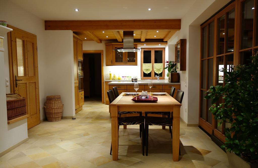 Apartment Sonnenfeld Samerberg Pokoj fotografie
